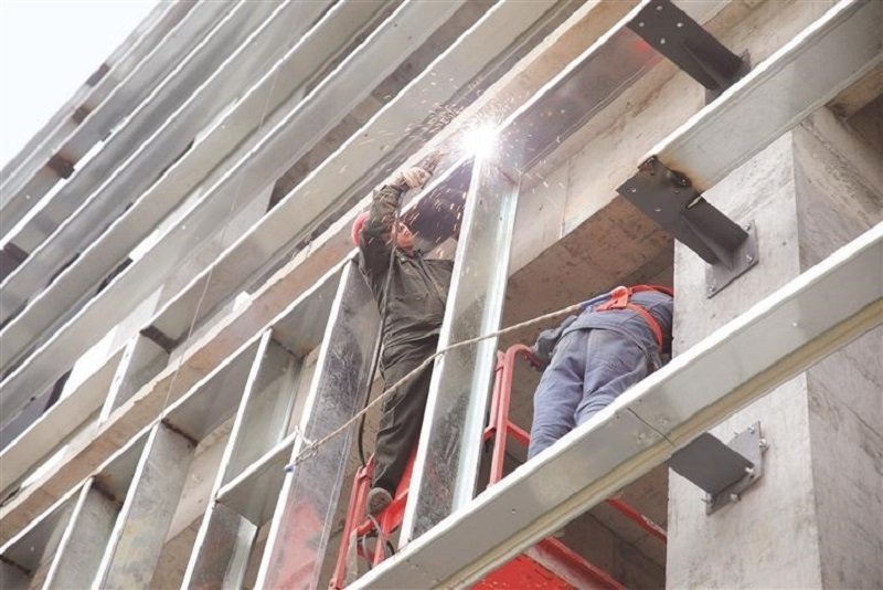 　　項(xiàng)目現(xiàn)場施工忙。 貴州日報(bào)天眼新聞?dòng)浾?楊曦 攝